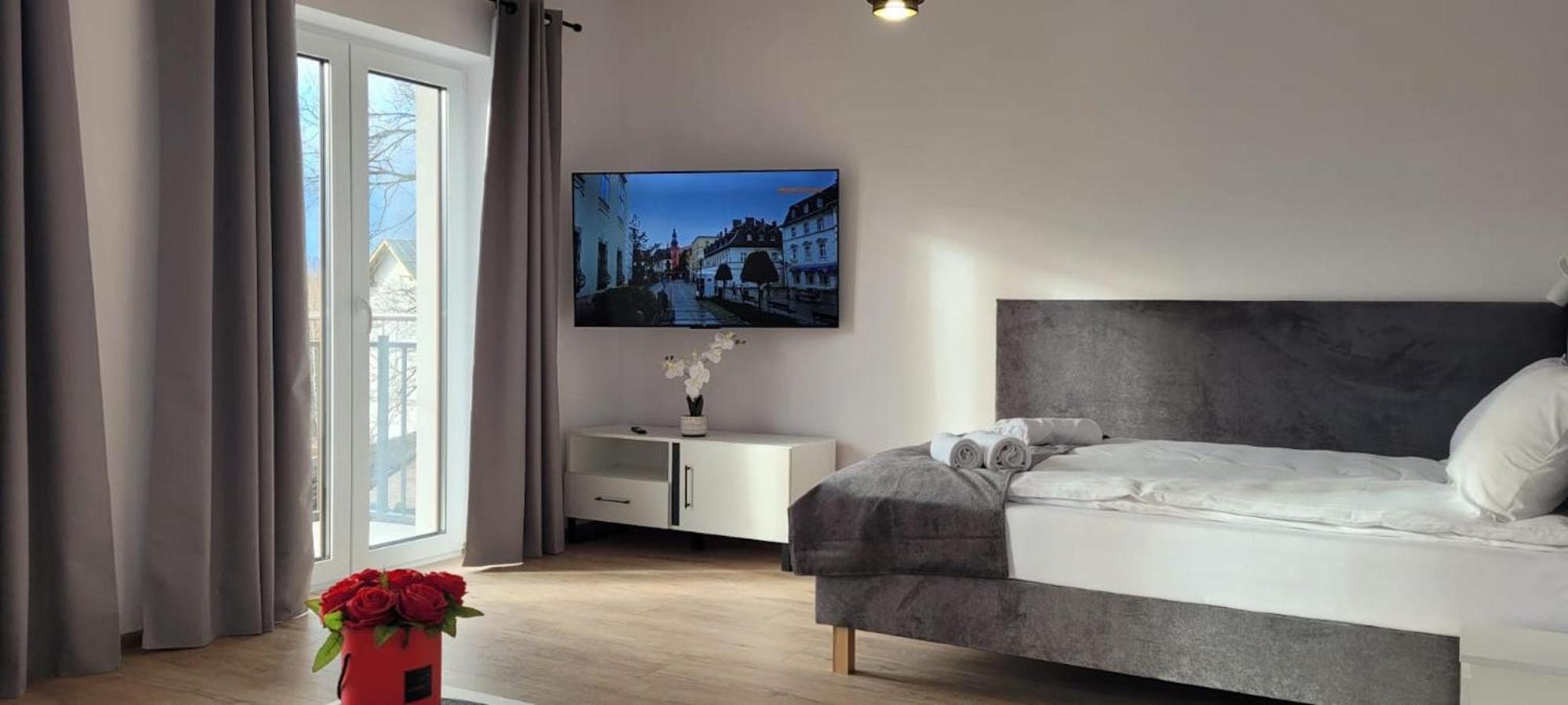 Kolorowe Cieplice - Apartamenty Z Widokiem Na Karkonosze Jelenia Gora Luaran gambar