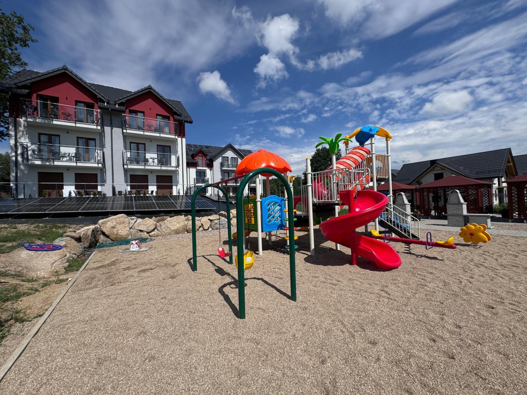 Kolorowe Cieplice - Apartamenty Z Widokiem Na Karkonosze Jelenia Gora Luaran gambar